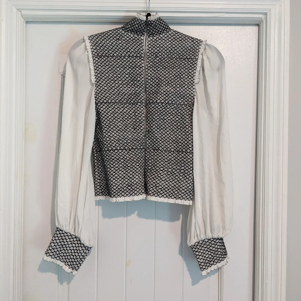 Alice + Olivia Black and White Patterned Top - Picture 5 of 8